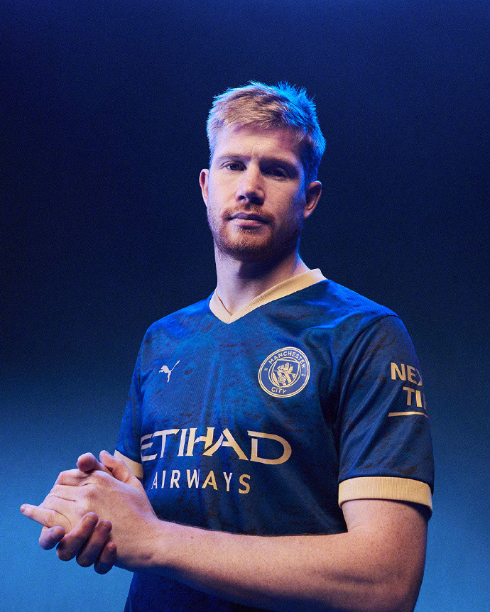 记者：足协曾上报三名欧洲教练，总局可能更相信国产主帅（记者称足协曾递交三位欧洲名帅方案，总局或更青睐本土主教练）