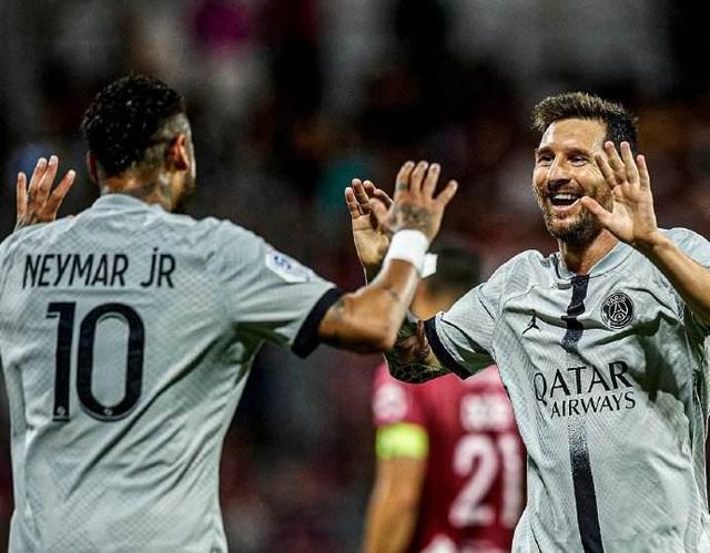 劫富济贫看红魔！曼联对阵英超第4-9名全胜 对阵下半区球队仅1胜（曼联陷入“劫富济贫”怪圈：对英超第4-9名全胜，下半区仅获1胜）