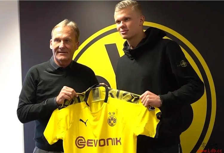 乔-罗顿：我对出现在边路区域感到自如，我很喜欢踢这个位置（乔-罗顿：踢边路让我感到从容，我非常喜欢这个位置）