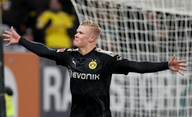 曼城有望大胜桑德兰，展现沉稳防守，争夺英超积分榜席位。（曼城剑指大胜桑德兰，稳固防线力争提升英超排名）