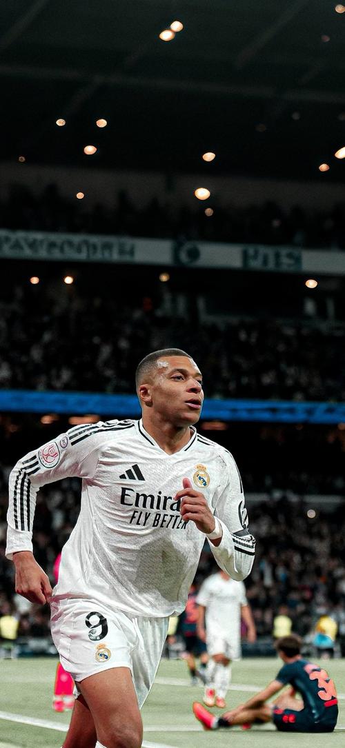 官方：胡拜尔库迪西亚主帅米切尔下课（官宣：胡拜尔库迪西亚主帅米切尔被解职）