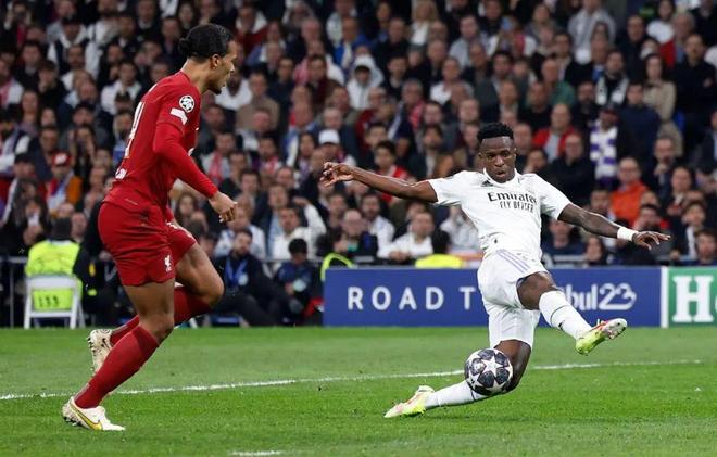 2025年度十大战报：国米4-3巴萨居首，国青遭绝杀无缘世青赛（2025年十大比赛盘点：国米4-3逆转巴萨登顶，国青遭绝杀憾失世青赛资格）