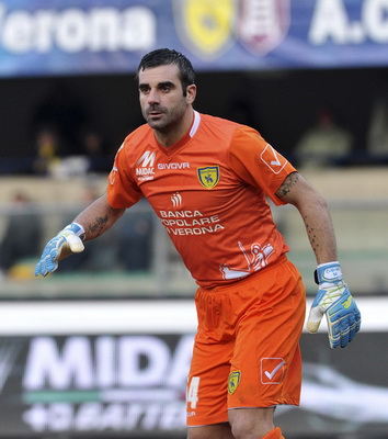 足球英足总宣布新规，严惩假摔行为引关注