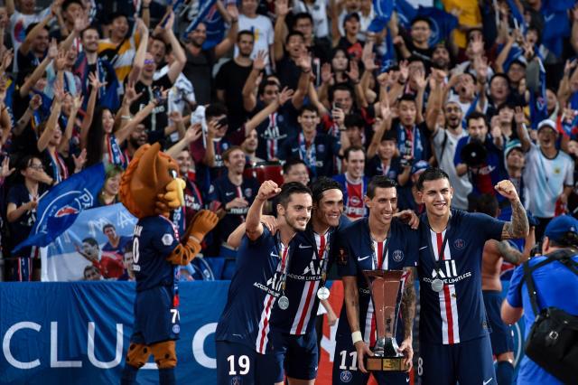 维尼修斯遭受外界批评，队友纷纷在社交网站上对其表示支持（维尼修斯饱受质疑，队友社媒集体声援）